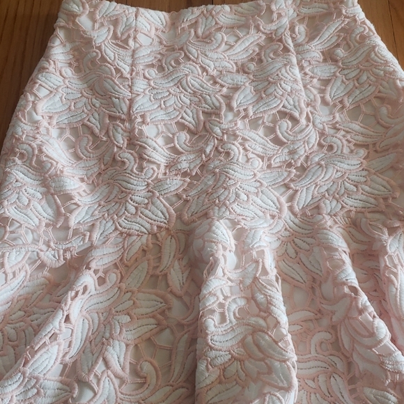 Club monaco pink lace skirt - Picture 6 of 7